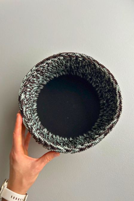 Crochet kit - Crochet basket with wooden base