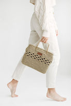 Modern crochet bag pattern