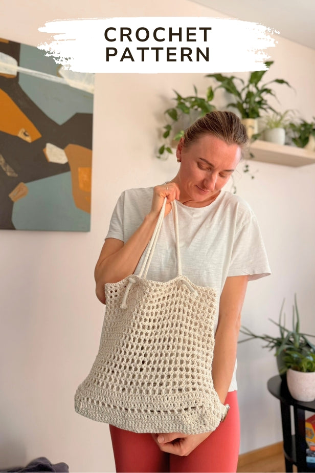 Finished August bag made from beginner crochet pattern