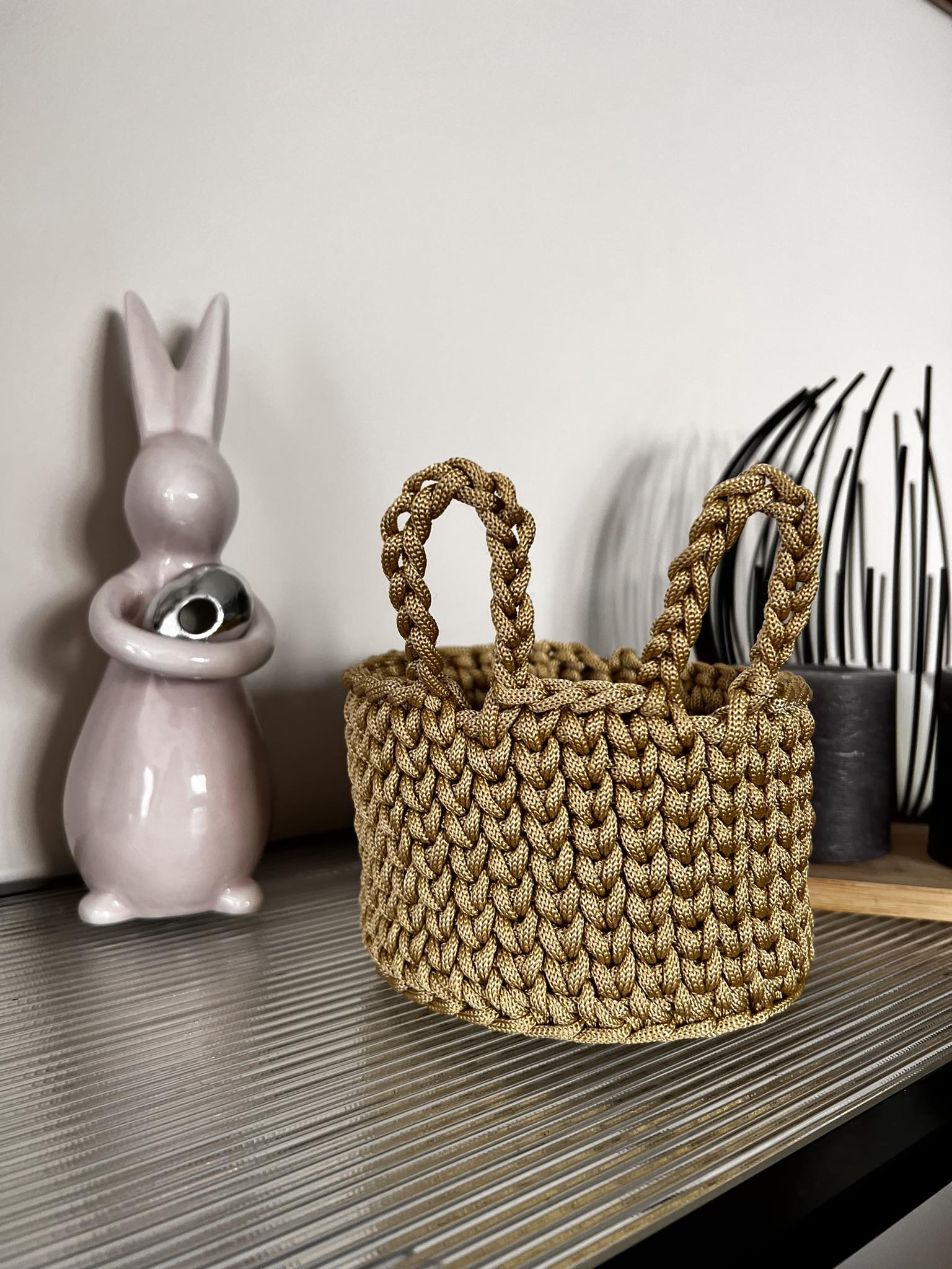 Crochet Easter basket pattern