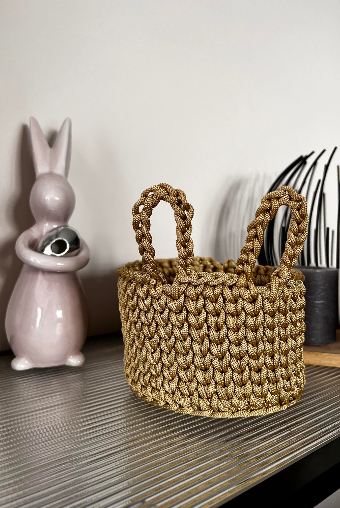 Crochet Easter basket pattern