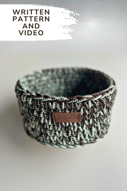 Crochet kit - Crochet basket with wooden base