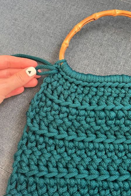Crocheting a bag with macrame cord