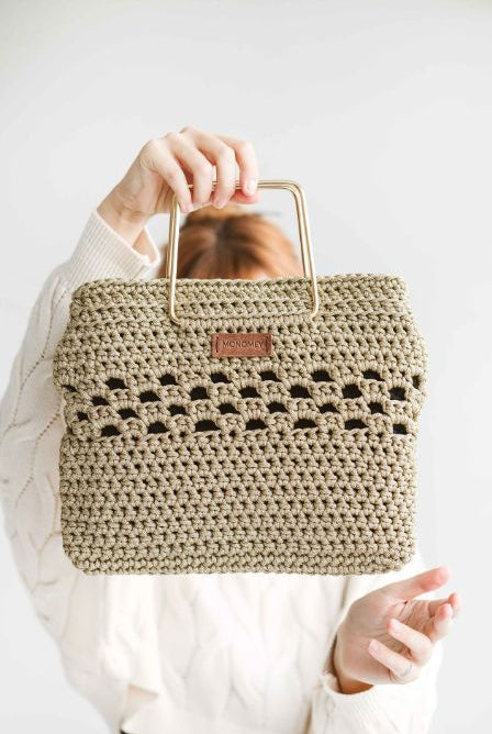 Modern crochet bag pattern for beginners