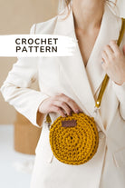 Small crochet crossbody bag pattern Mia + video tutorial