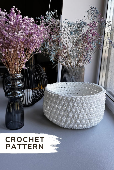Crochet basket with macrame cord